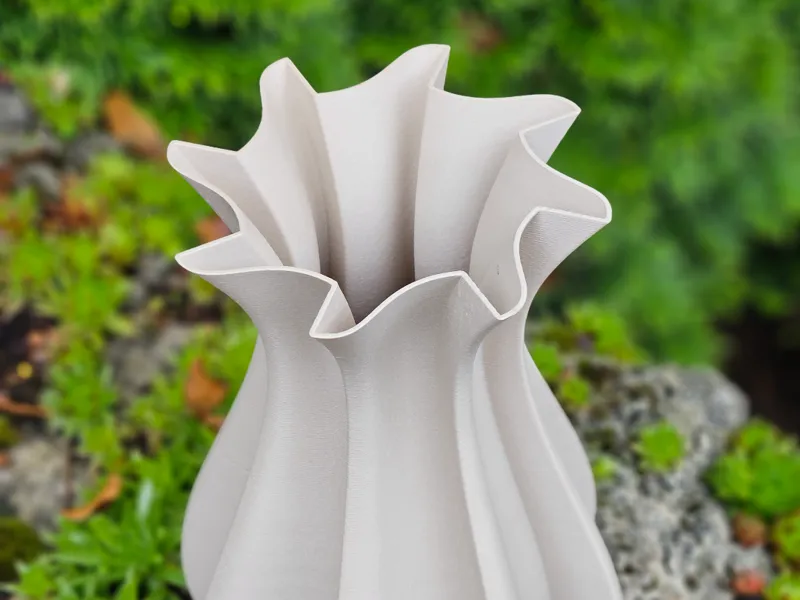 Shaft vase