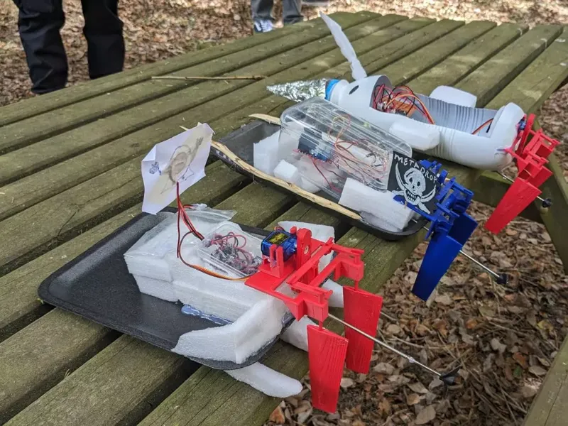 Dirección de barco ESP32 mini C3 con servo motor