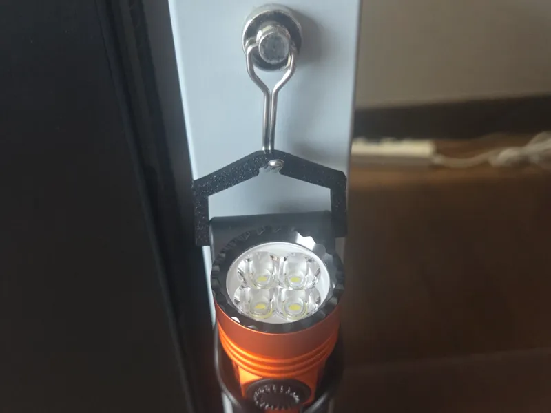 OLIGHT Seeker 4 PRO mount hanger