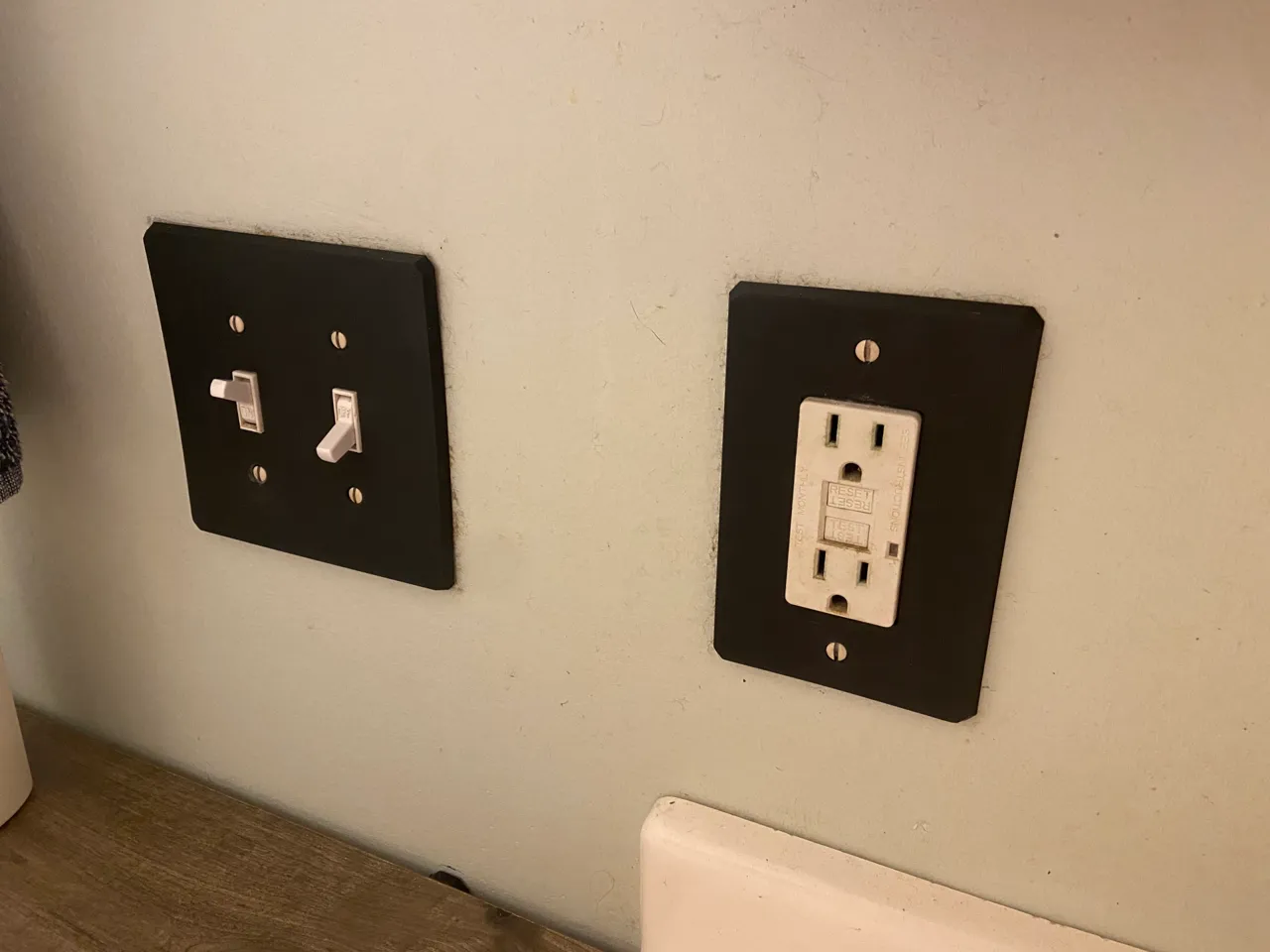 Light Switch Cover, Outlet Cover, GFCI Cover... view 4