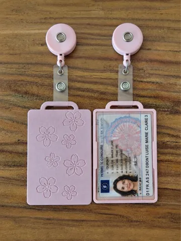 Soporte: Floral ID Card Holder — vista de referencia 2