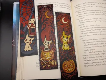 Accesorio de lectura: Mimikyu Halloween Bookmark Set — vista de referencia 4