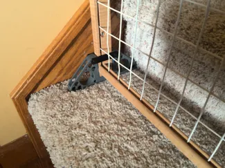 Baby gate stand clamp