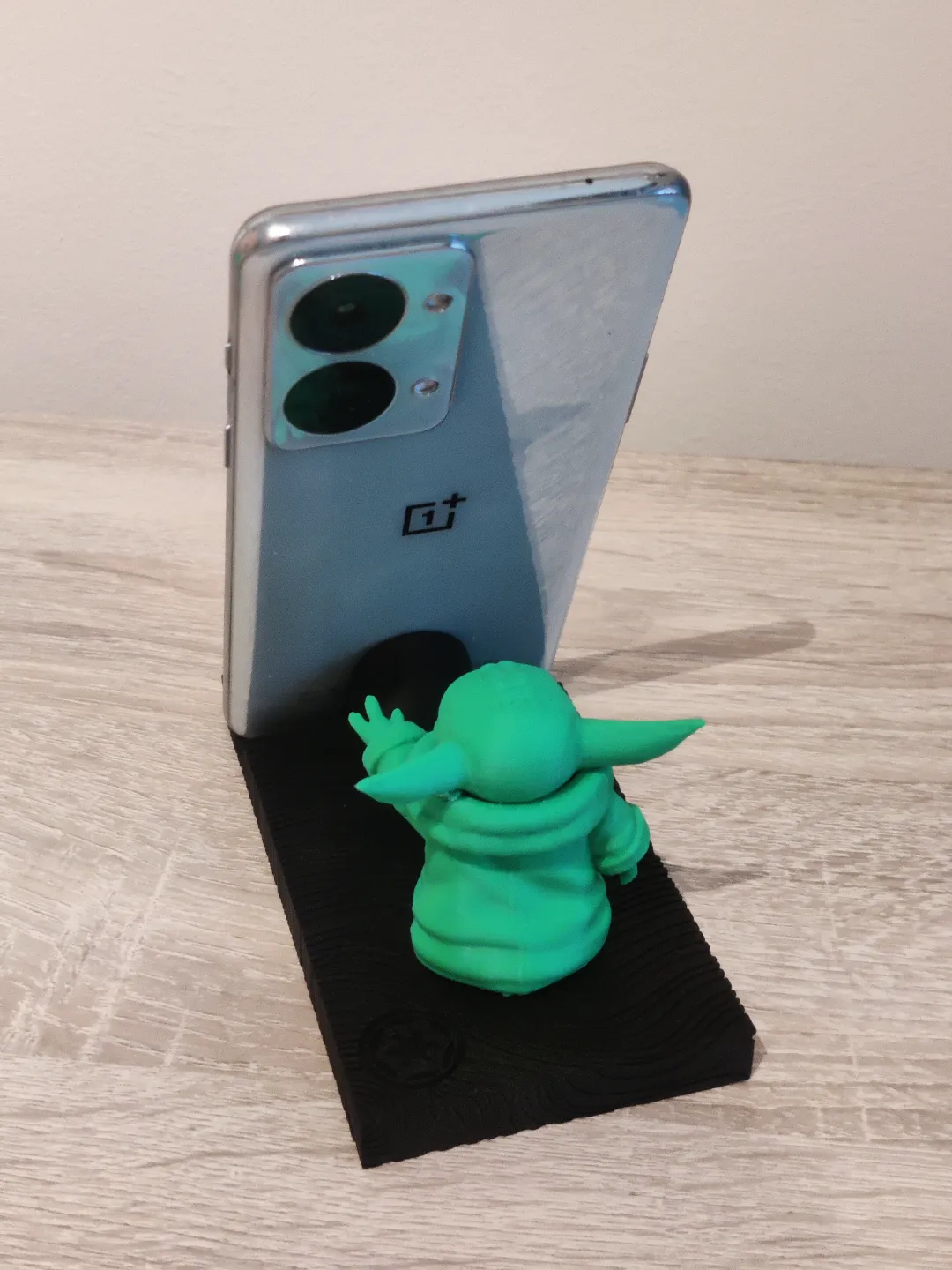 Baby Yoda phone stand - Beskar Edition view 4