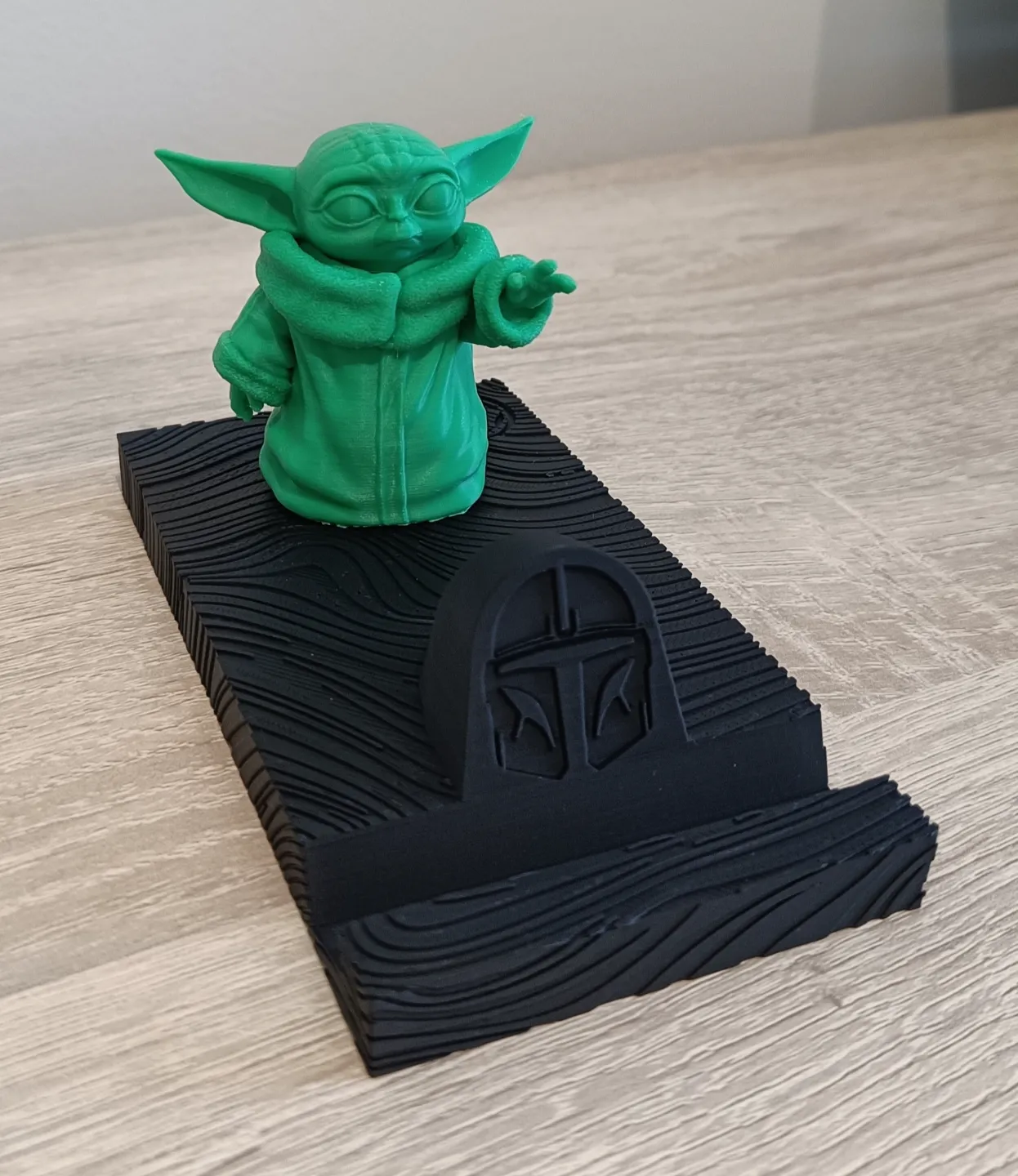 Baby Yoda phone stand - Beskar Edition view 2