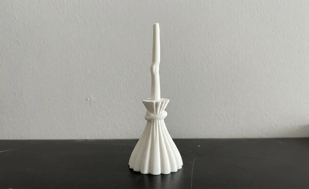 Photo Modale Witch's Broom – Halloween Decor 3D Model - Free 3D Print Model - MakerWorld