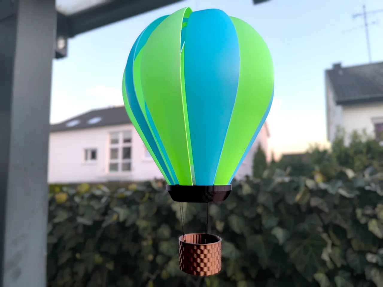 Balloon Wind Spinner - LED VAWT view 3