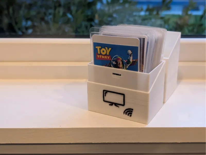 Card box for CardFlix