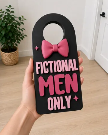 Letrero o emblema decorativo: Fictional Men Only Novelty Door Hanger Smut Reader — vista de referencia 5