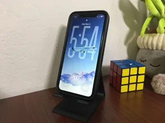Simple Minimalistic Phone Stand (Free to sell)