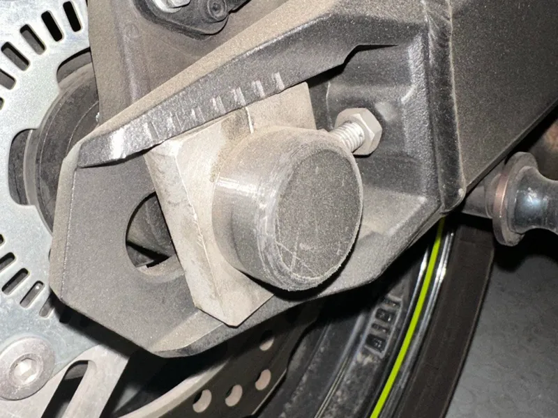 Kawasaki Z900 slider