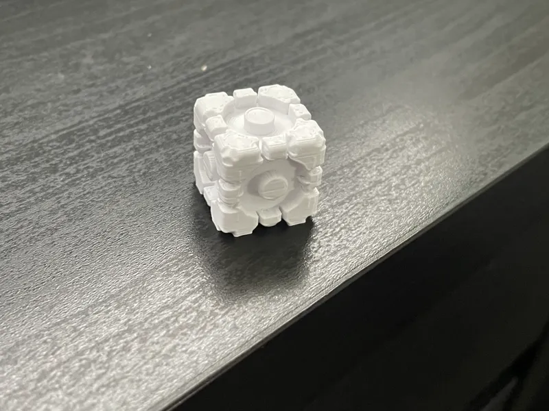 Aperture Laboratories Weighted Cube