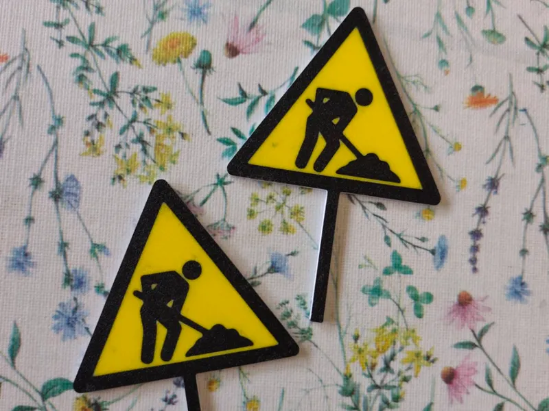 Construction sign topper