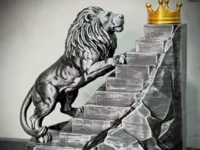 L'Ascension du Lion — statue symbolique — photo 2