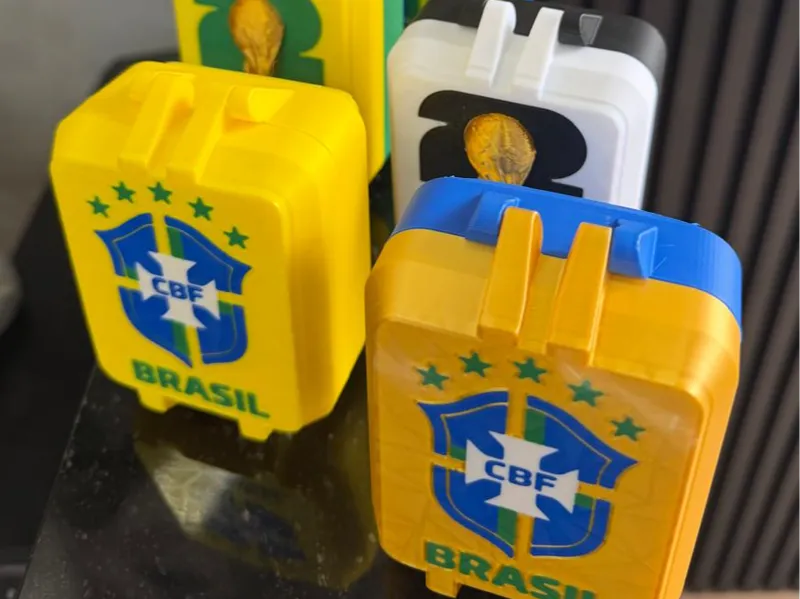 Mini Porta Figurinhas Brasil e 26