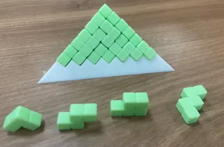 谜图金字塔：Pyramid Puzzle