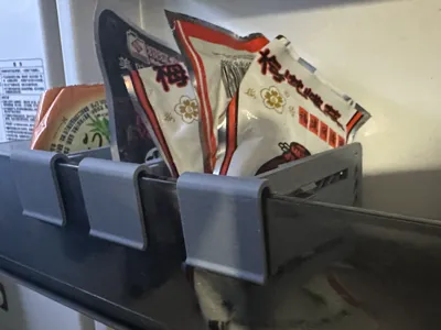 Extensible Refrigerator Side Shelf Divider