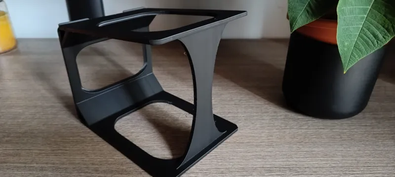 Desktop speaker stand