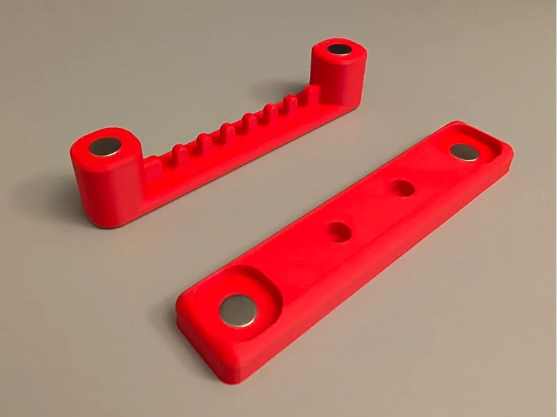 Magnetic cable Hanger