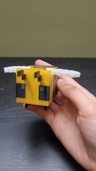Articulated Print-in-Place Minecraft Bee