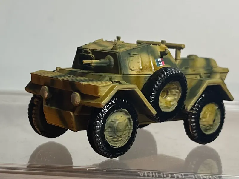 1/35  WW II Italian Lince Armored Car