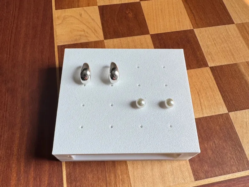 earring box with included storage for pousettes