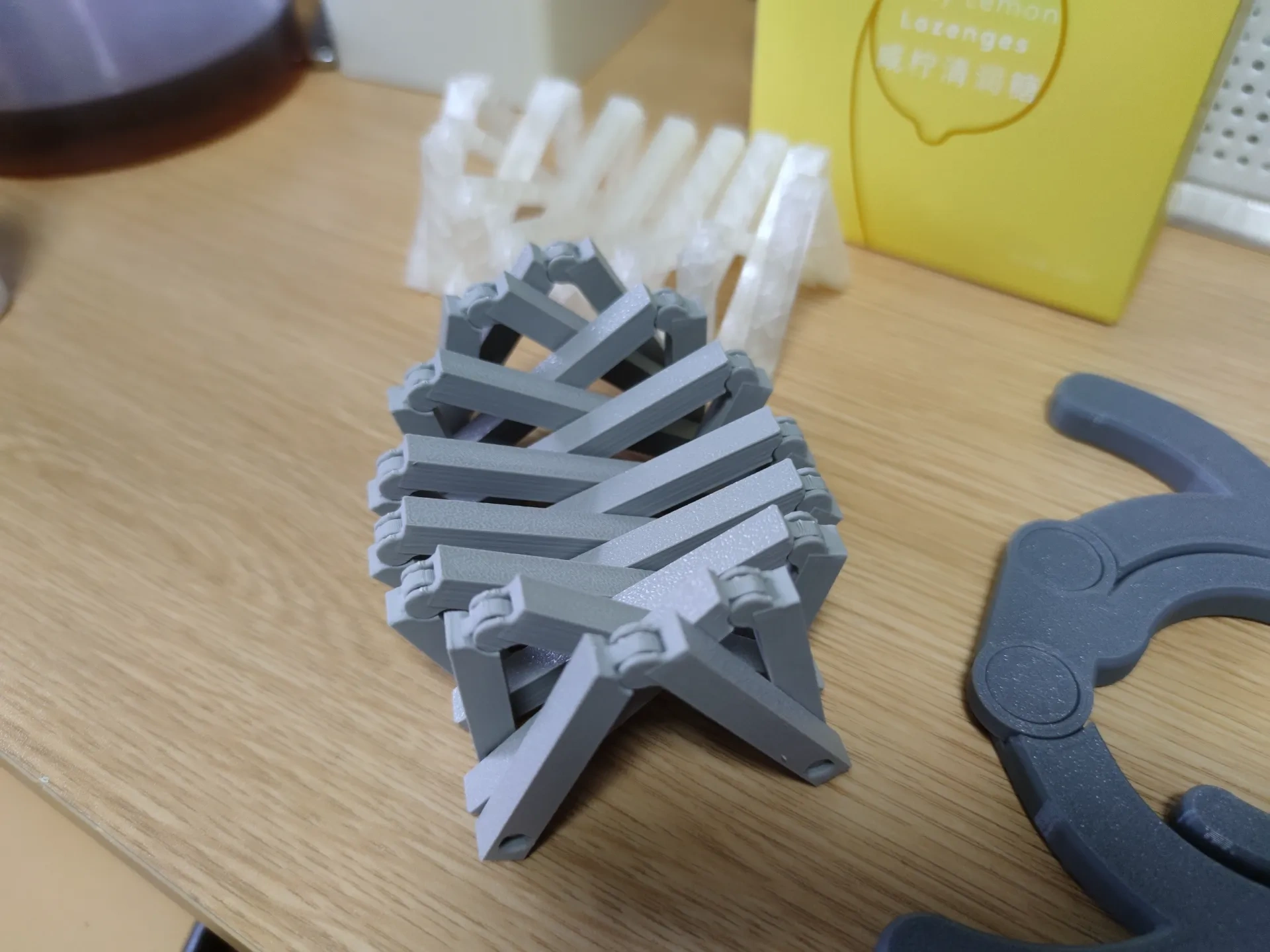 Miniatura 1 do modelo 3D 折叠果篮（可定制大小，一体成型）