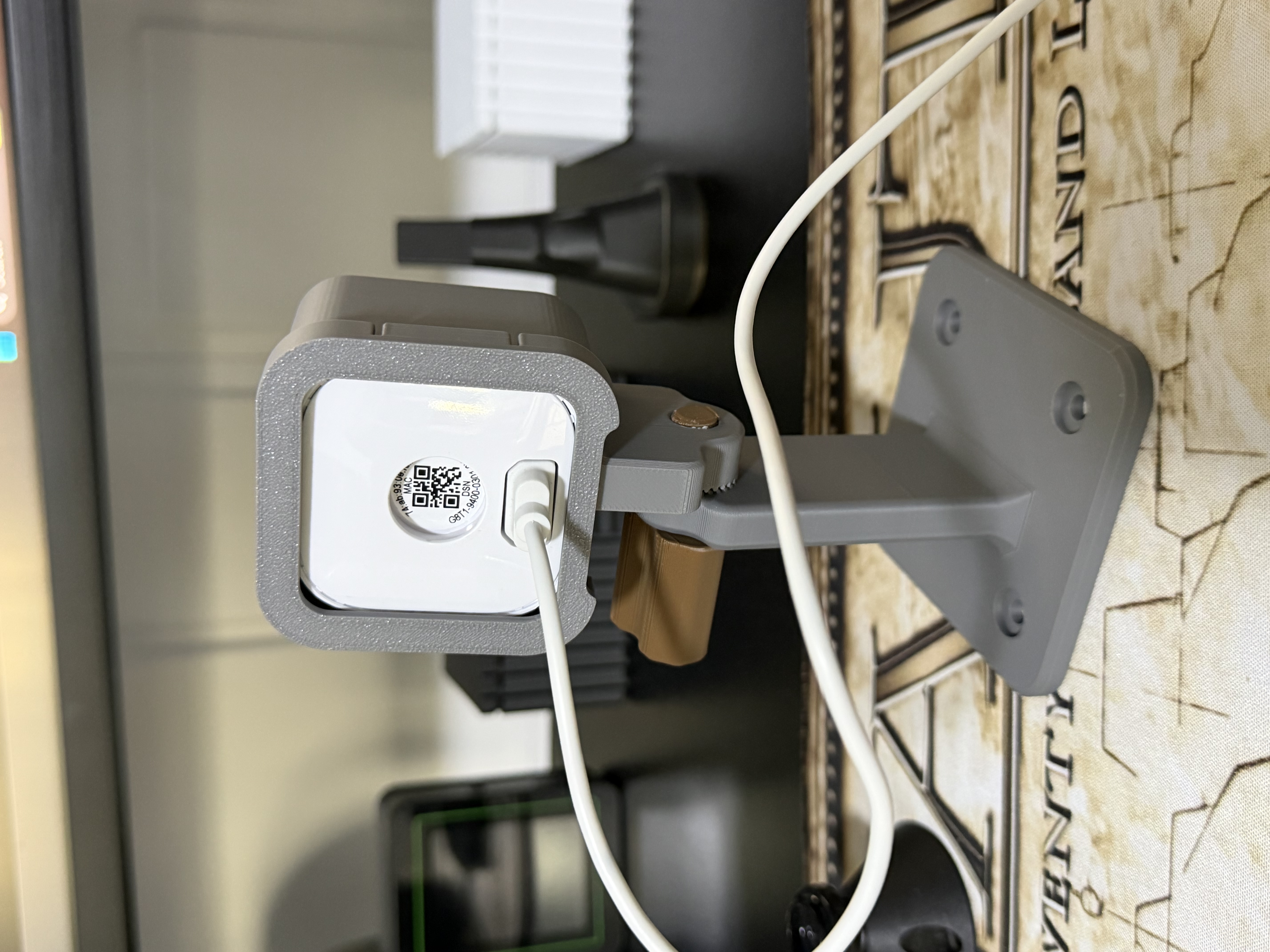 Miniatura 2 do modelo 3D BLINK CAMERA - Adjustable Camera Stands