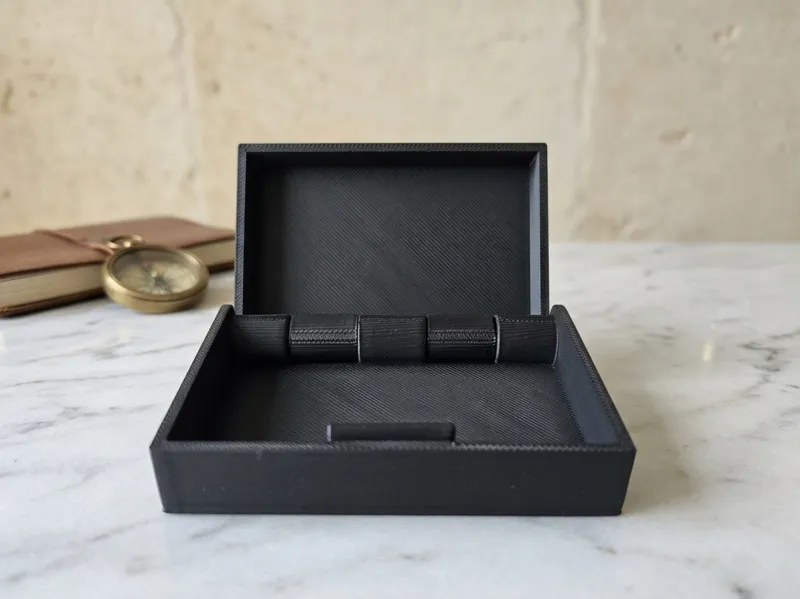 Hinged Storage Box (Boîte de Rangement à Clip)