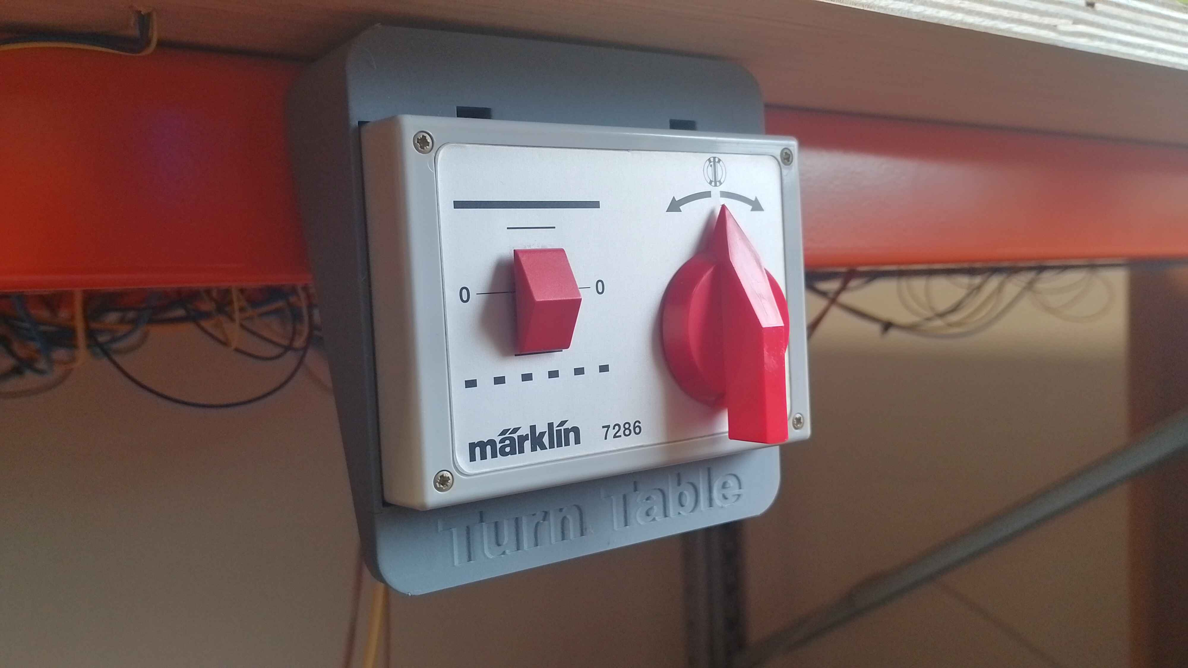 Miniatura 2 do modelo 3D Marklin S88 Vertical Mount (7286 Controller Mount)