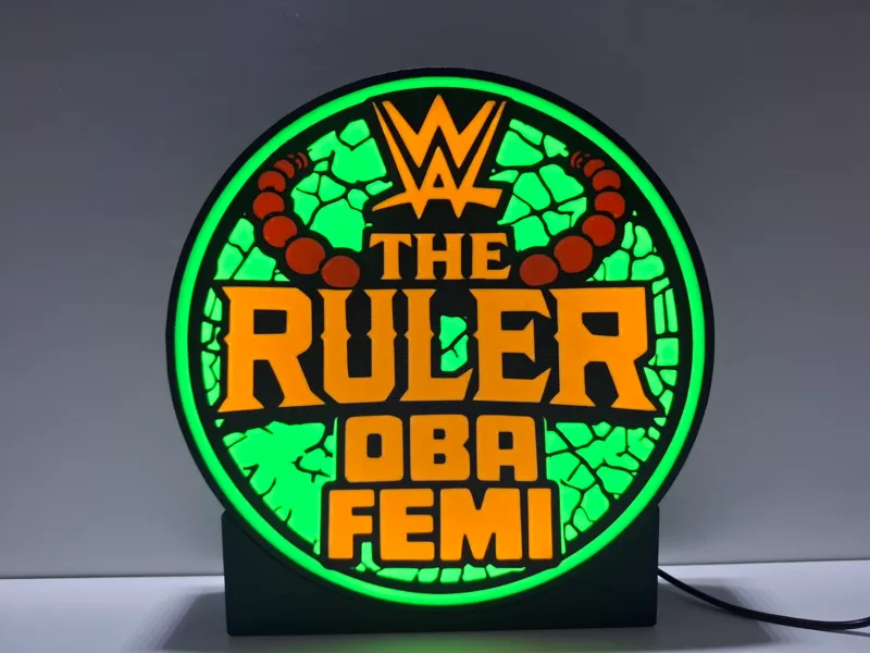 WWE „The Ruler of Femi“ LED-Lampe