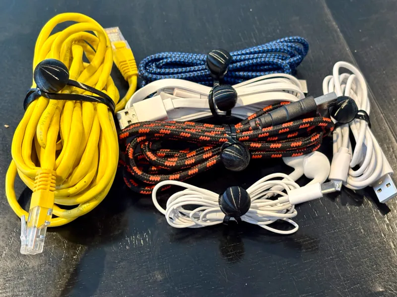 Reusable Cable Wrap - Ball Bungee-style