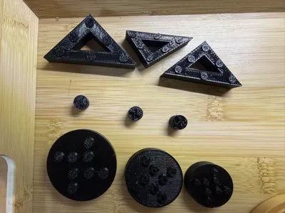 Plant Pot Risers – Circular & Triangular strong