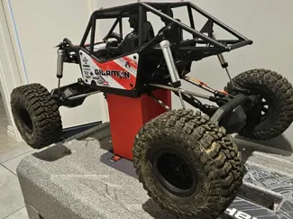 Axial Gilamon Stand