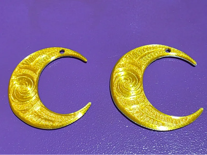Pendientes de media luna
