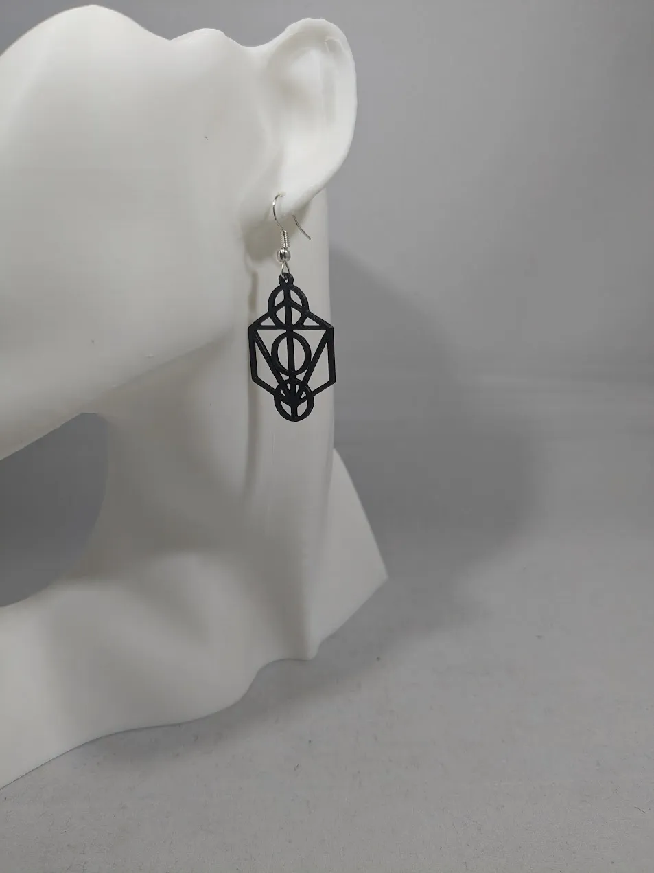 Abstract earrings - tripple circle in hexagon view 3