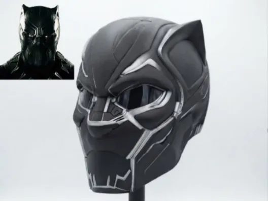 Pieza para disfraz o exhibición: BLACK PANTHER HELMET. Referencia del modelo original.