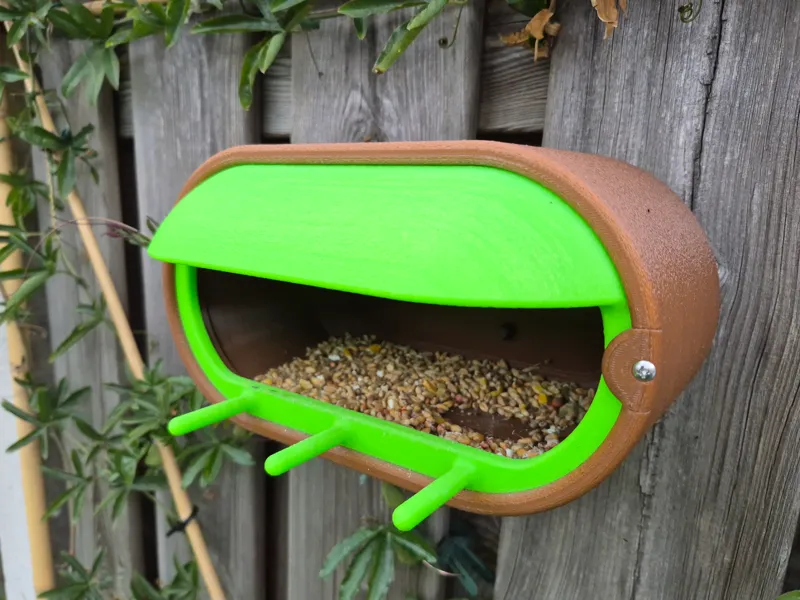 Strong bird feeder 24cm