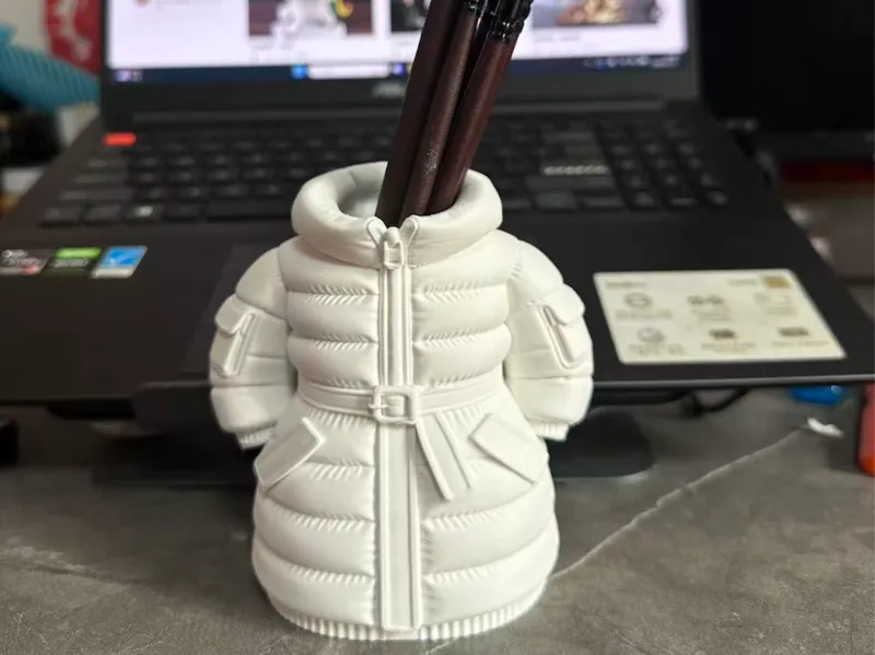 羽绒服笔筒