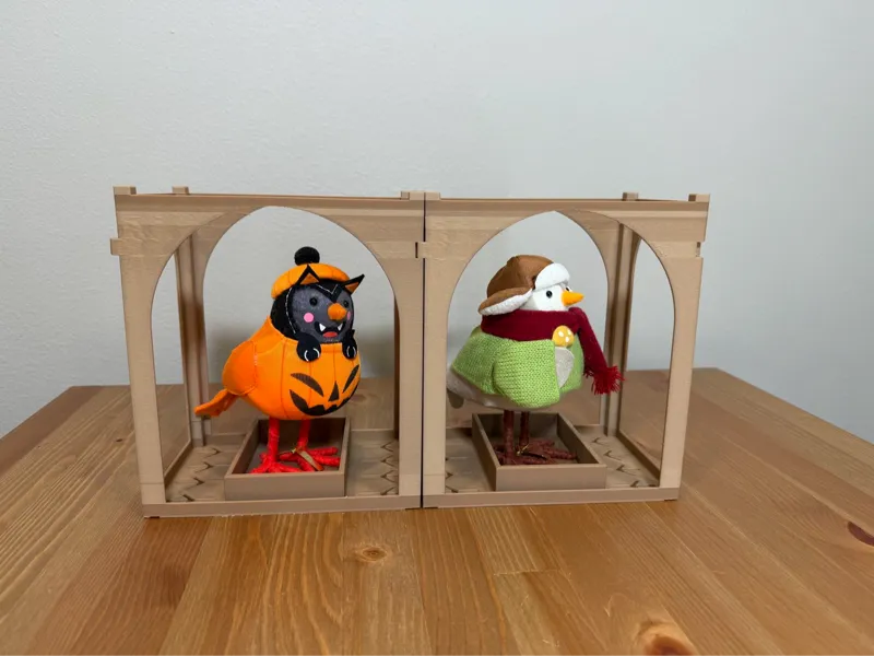 Stackable Show Case for Target Birds