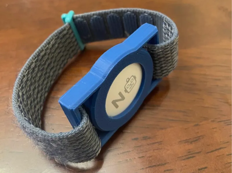 Airtag collar or bracelet