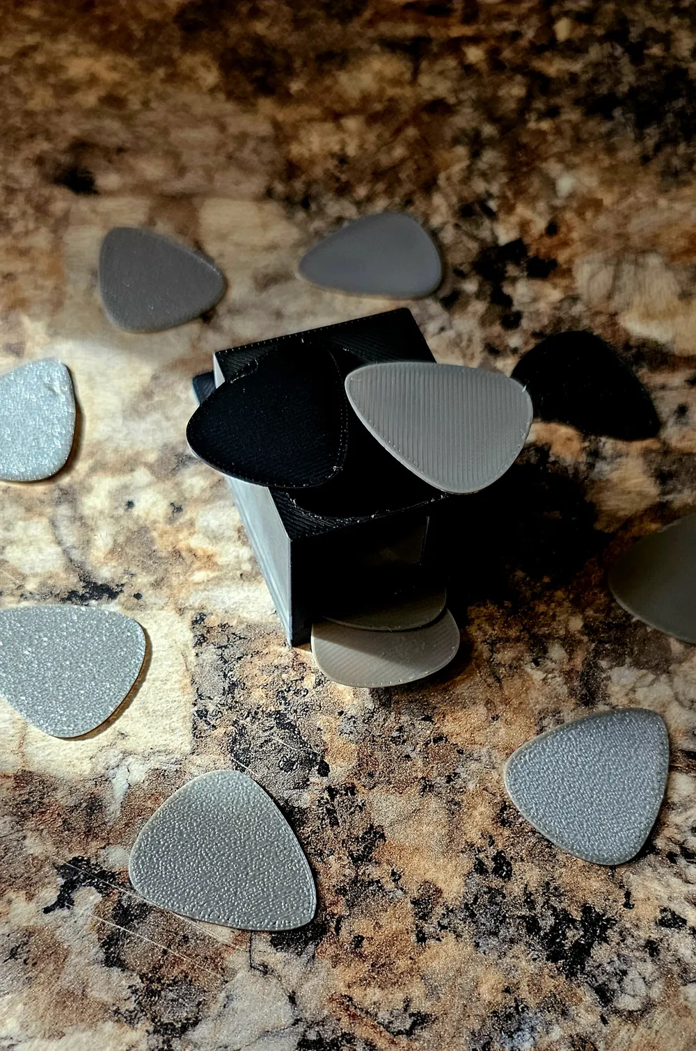 Simple Guitar Pick Dispenser by JAKEX MakerWorld: Download Free 3D Models