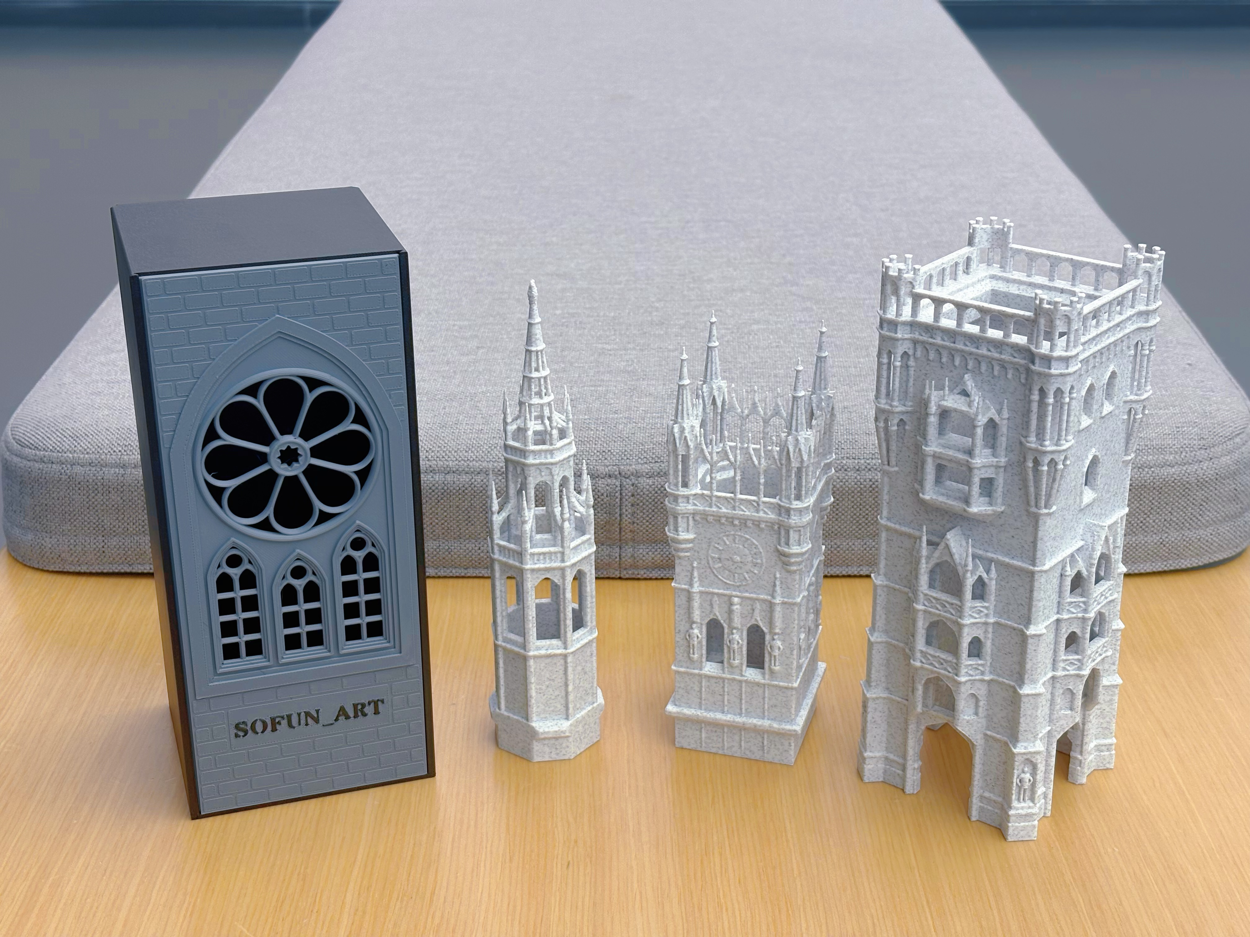 Miniatura 1 do modelo 3D 哥特教堂建筑大礼盒