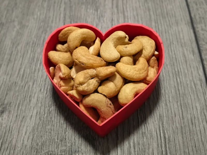 Simple heart bowl