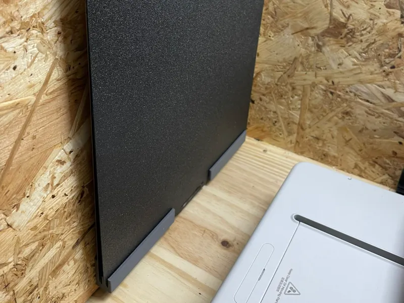 Simple 3 print plates wall mount