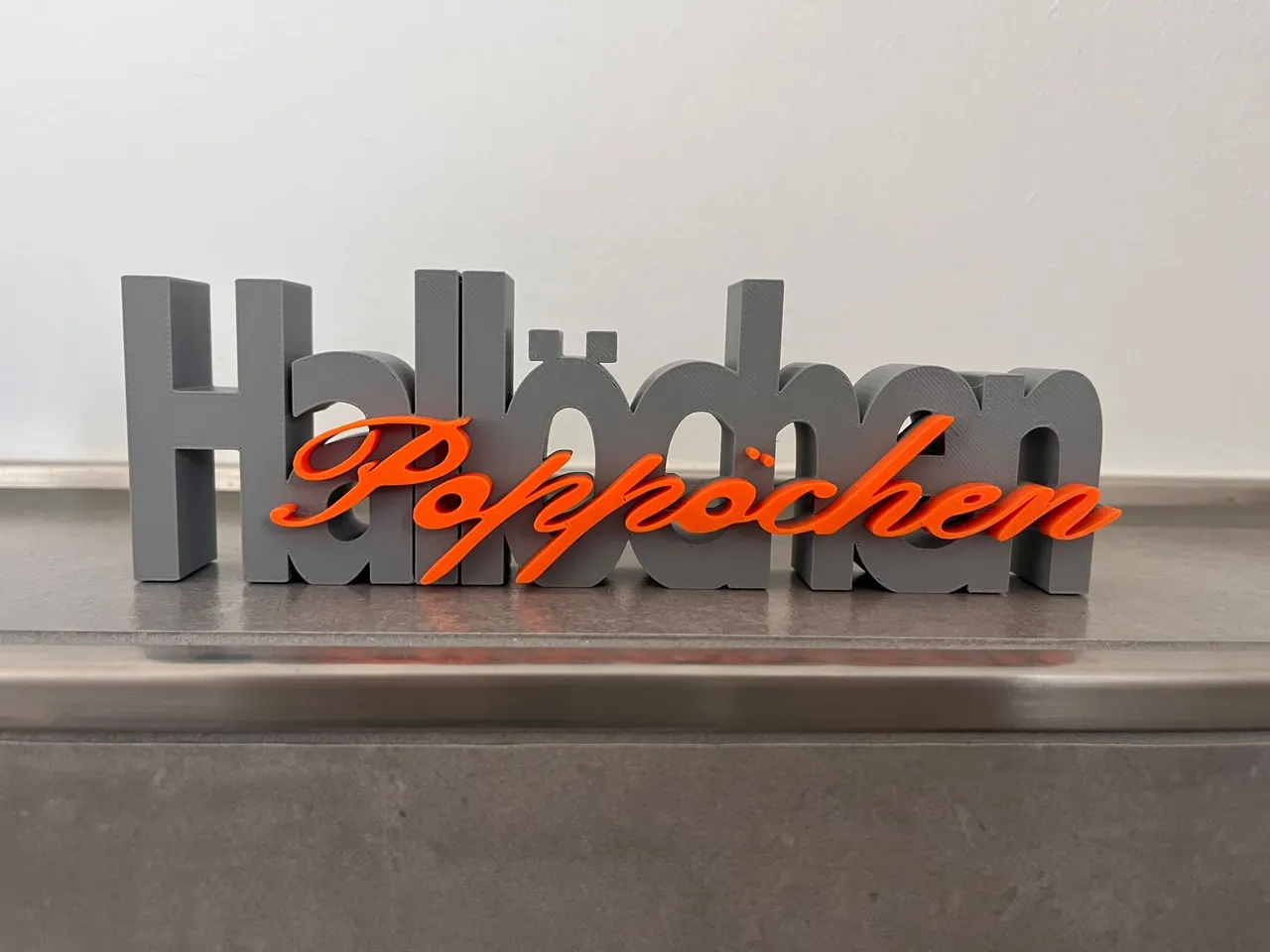 Hallöchen Poppochen – Zweifarbiges Schild | Deko view 2