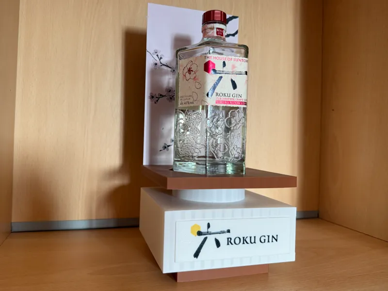 Roku gin Sakura stand