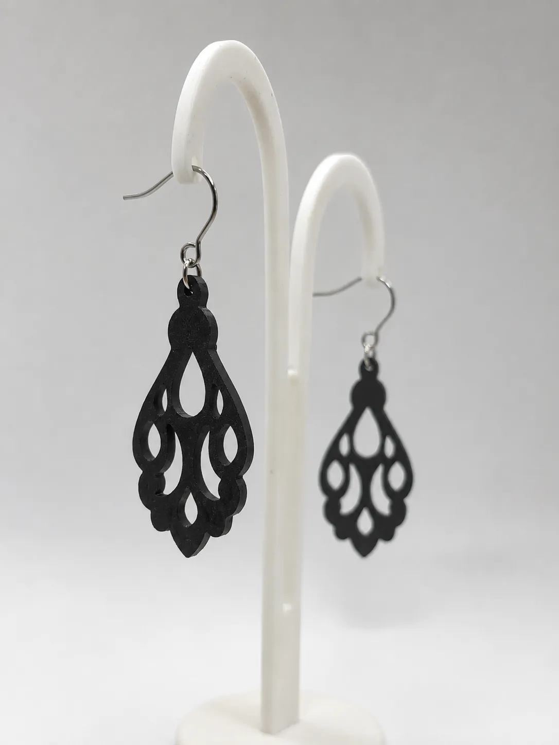 Elegant Earrings - No AMS view 2
