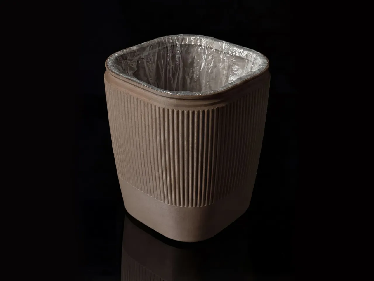 Mini Desktop Trash Bin - Fast Print (Vase Mode) view 4