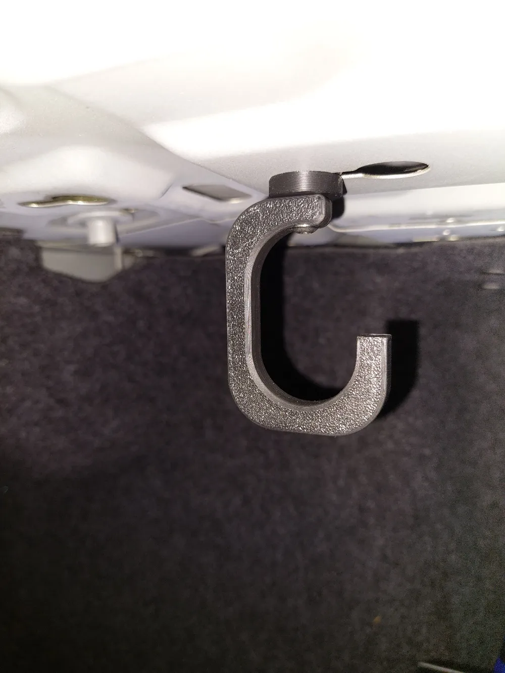 Fishing rod hanger for VW Jetta MK5 by Mikko MakerWorld